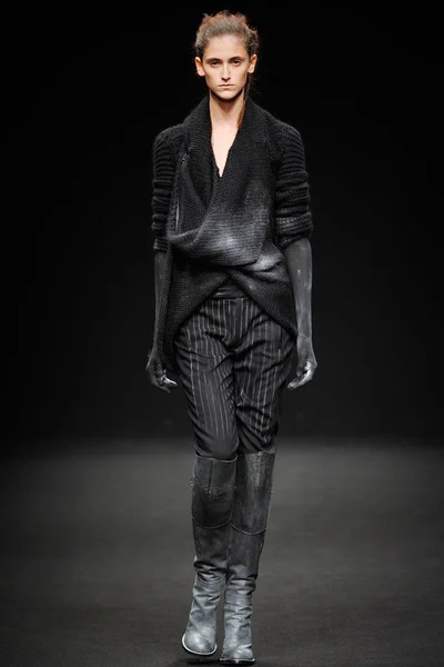 Look 12